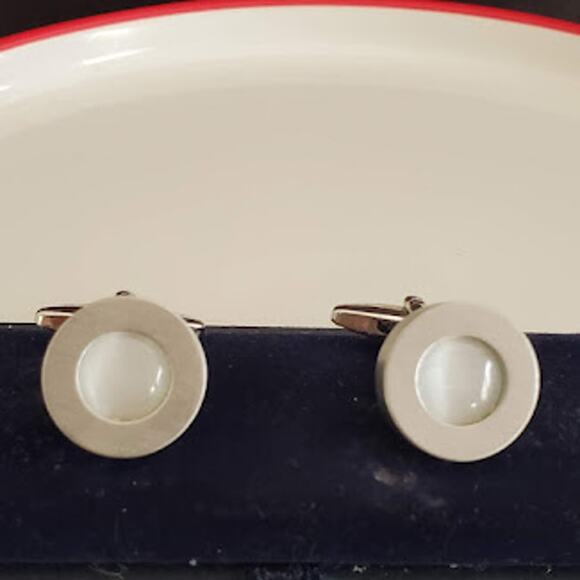 Alexandre of London Men's Cufflinks Silver Tone Mother of Pearl - Picture 4 of 5